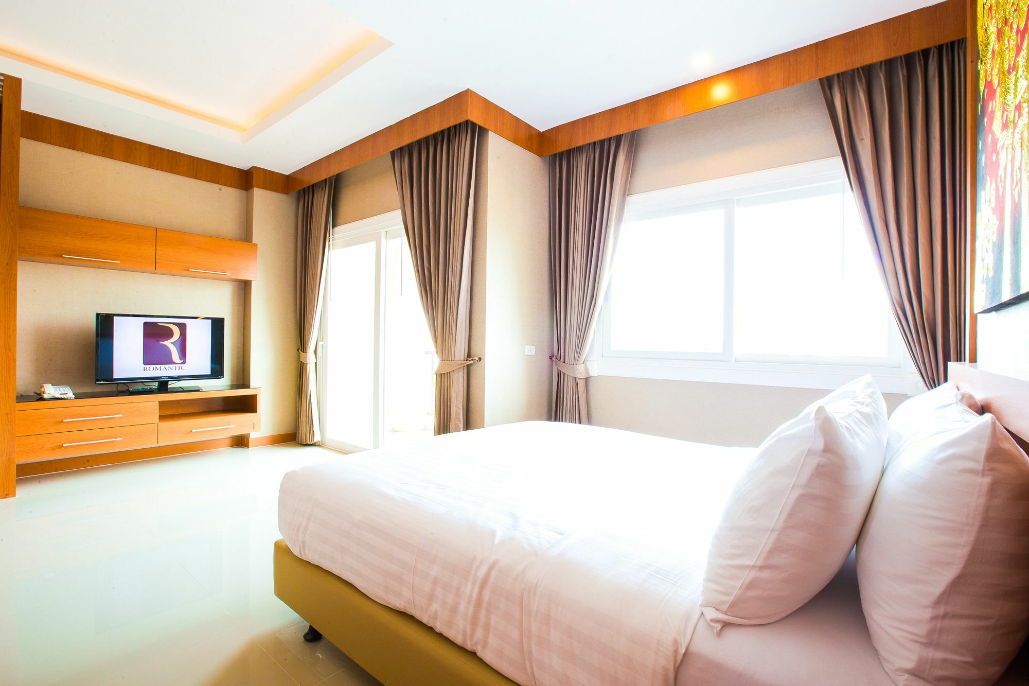 Romantic Khon Kaen Hotel Экстерьер фото